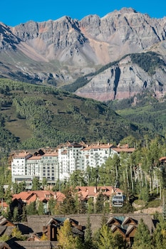 the peaks resort and spa