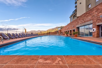 the peaks resort and spa