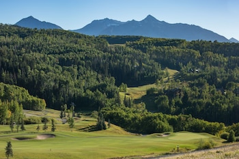 the peaks resort and spa