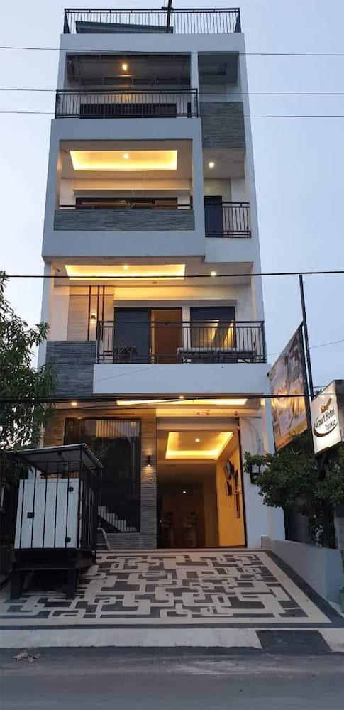airport hotel