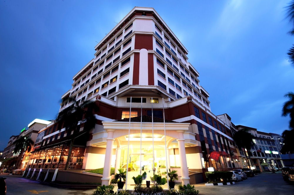 grand barakah hotel