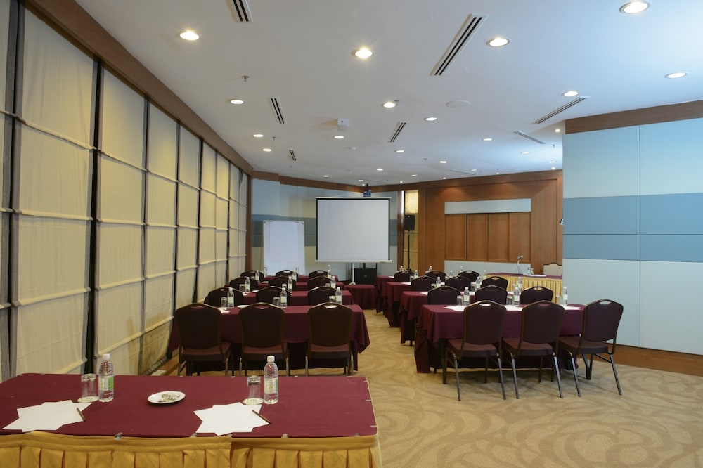 grand barakah hotel