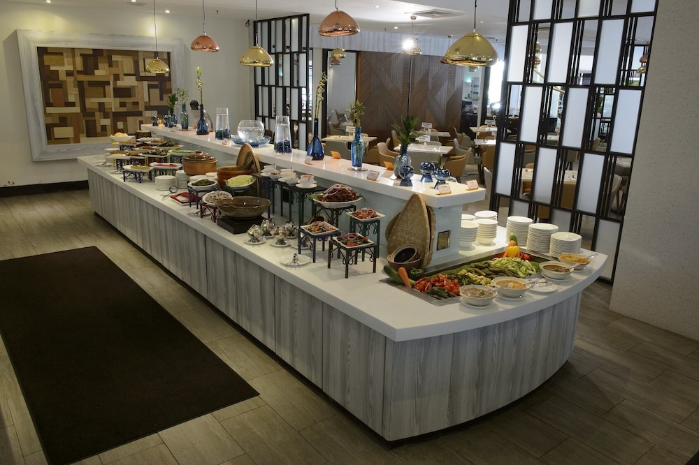 grand barakah hotel