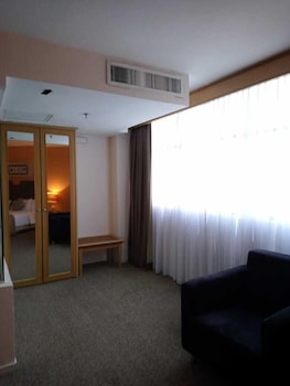 grand barakah hotel