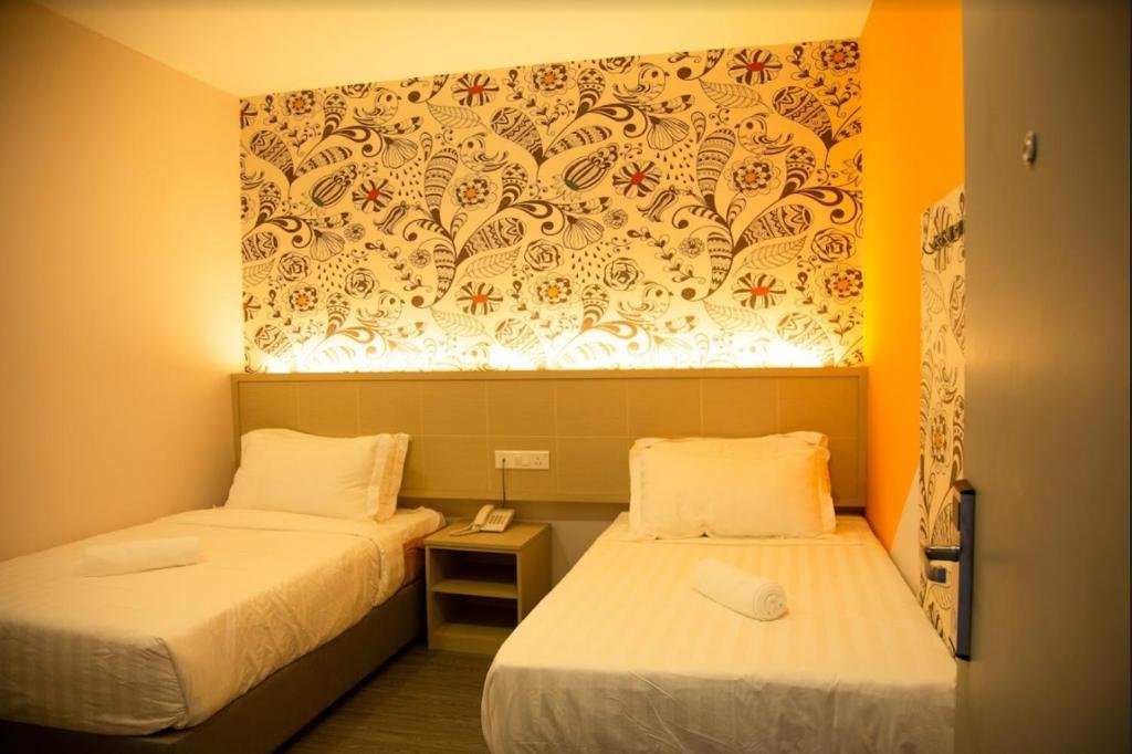 the crown hotel klia