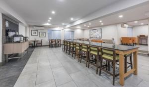 holiday inn express and suites charlottetown by ihg