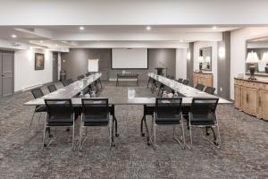 holiday inn express and suites charlottetown by ihg