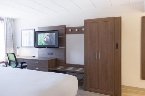 holiday inn express and suites charlottetown by ihg