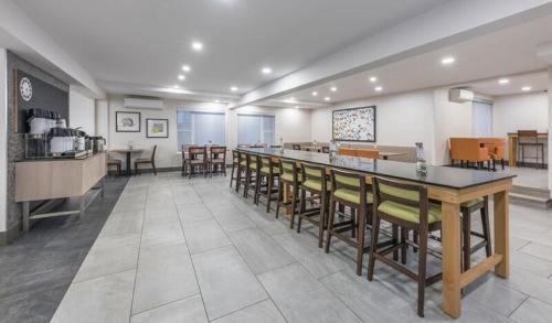 holiday inn express and suites charlottetown by ihg