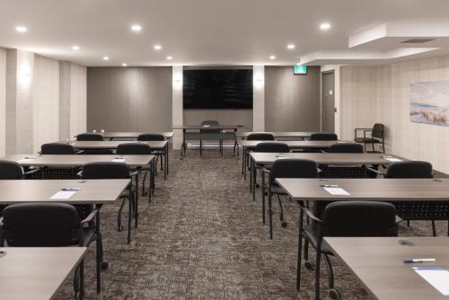 holiday inn express and suites charlottetown by ihg
