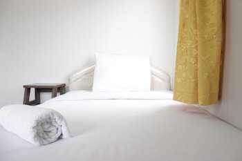 Spacious 2Br Apartment At Pinewood Near Jatos,,0 star