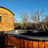 Robins Retreat - Orchard With Hot Tub - See Extras,,0 star