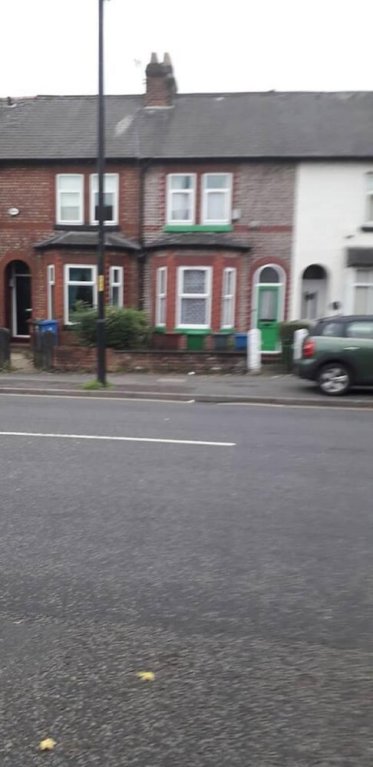 3 bed airport house in prime location for flight