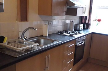 grand 3 bed quasi semi house in manchester