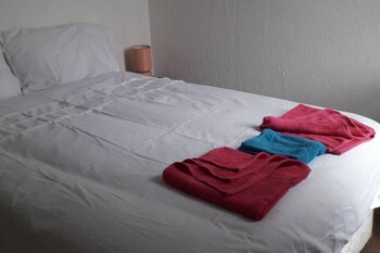 grand 3 bed quasi semi house in manchester