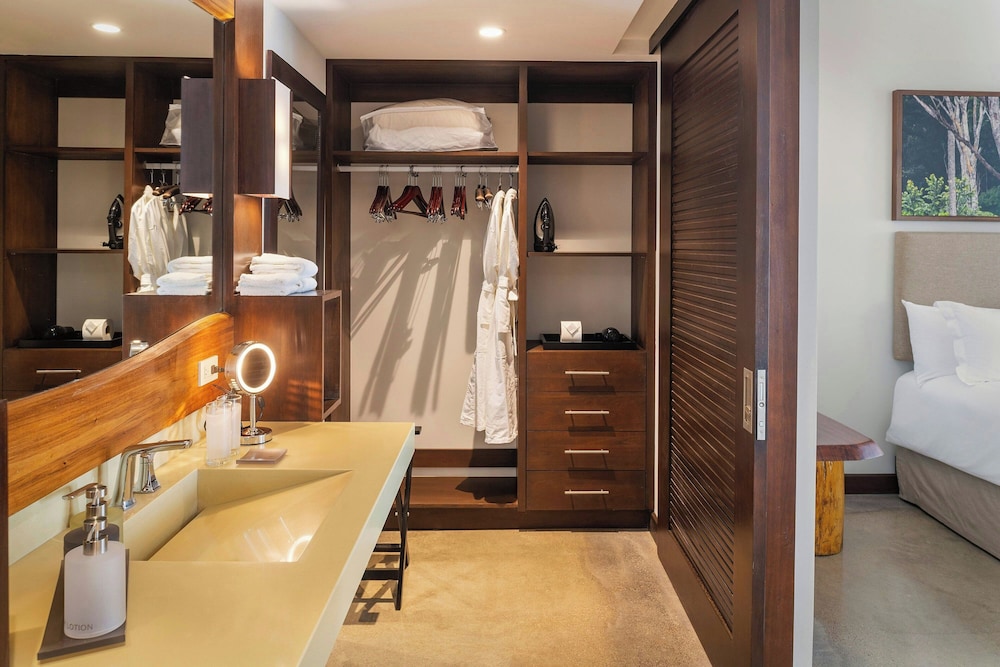 el mangroove papagayo autograph collection