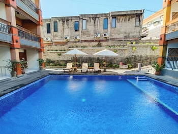 the tunjung boutique resort