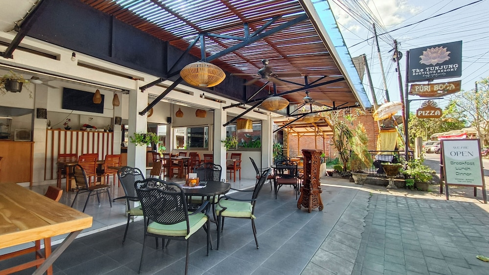 the tunjung boutique resort