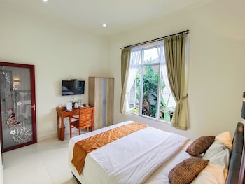 the tunjung boutique resort