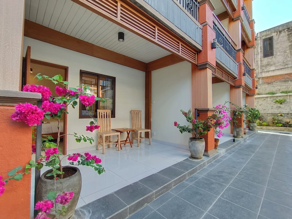 the tunjung boutique resort