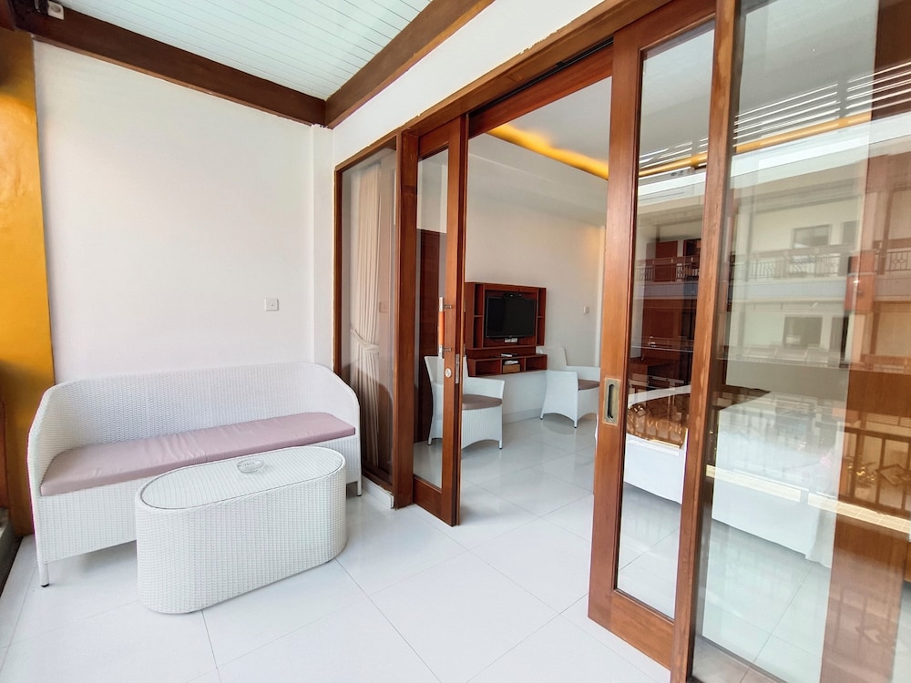 the tunjung boutique resort