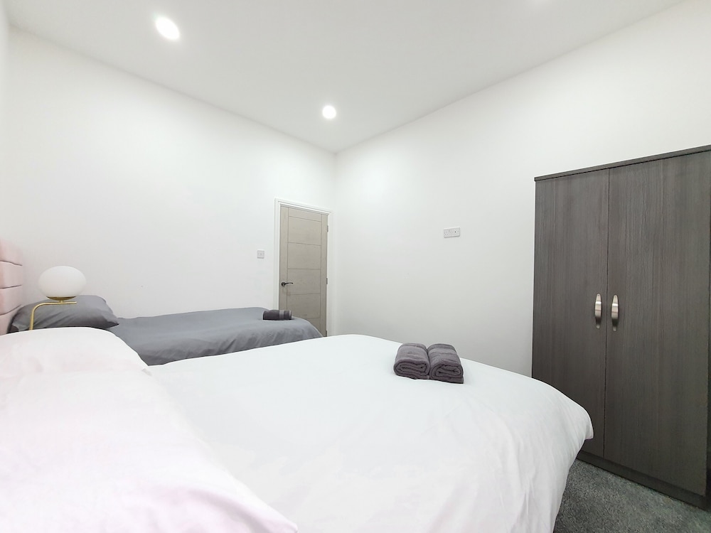 dysa banks apartments