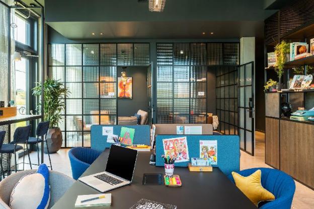 moxy berlin airport a marriott hotel