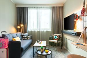 moxy berlin airport a marriott hotel