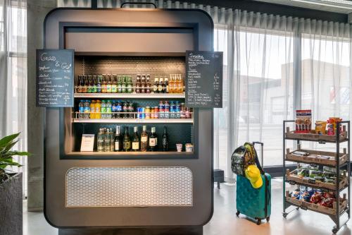 moxy berlin airport a marriott hotel