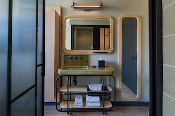 moxy brooklyn willamsburg