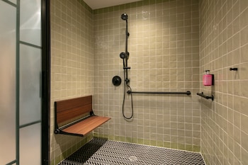 moxy brooklyn willamsburg