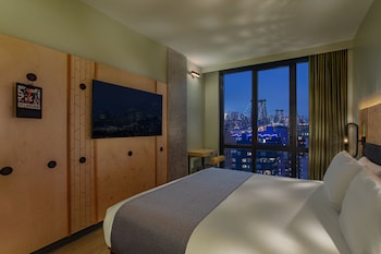 moxy brooklyn willamsburg