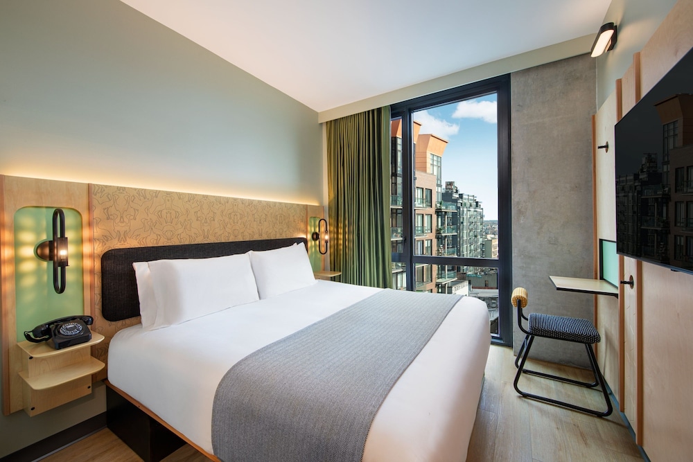 moxy brooklyn willamsburg