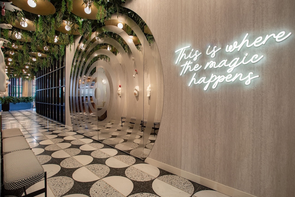 moxy nyc lower east side a marriott hotel