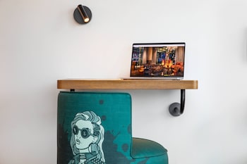 moxy nyc lower east side a marriott hotel