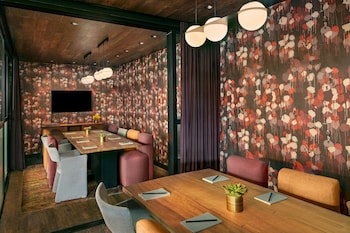 moxy nyc lower east side a marriott hotel
