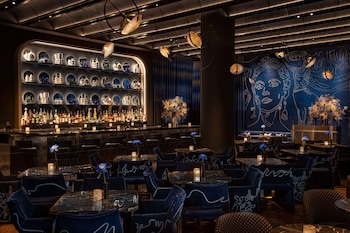 moxy nyc lower east side a marriott hotel