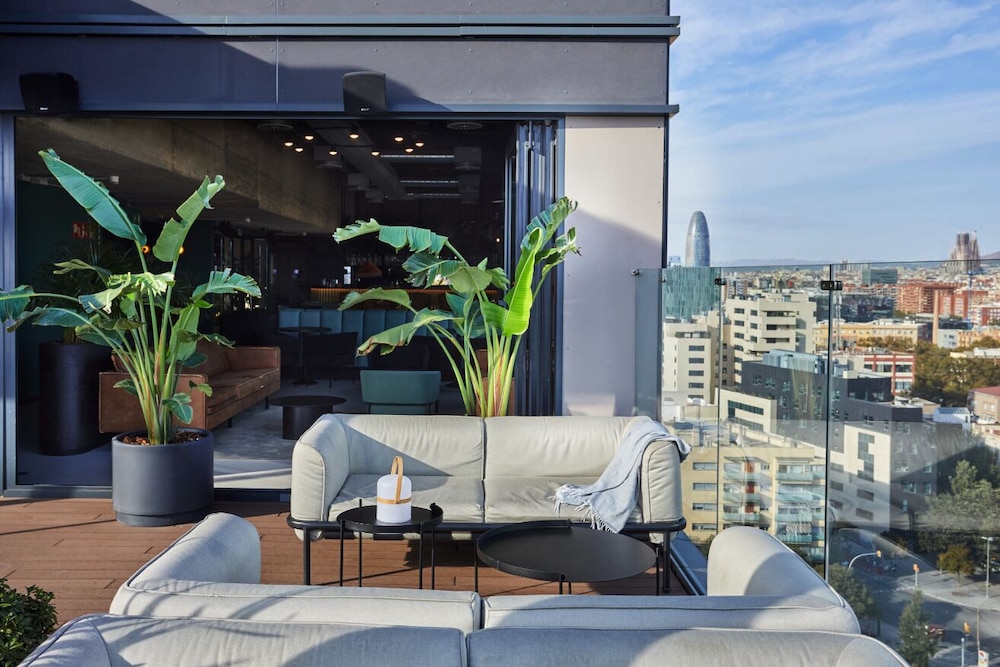 the social hub barcelona poblenou