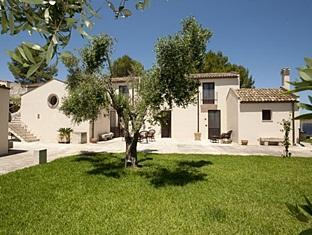 Masseria Panareo,Brindisi>>Bari,3 star