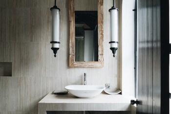 luxurious 3br villa muzo with pool by azure near w