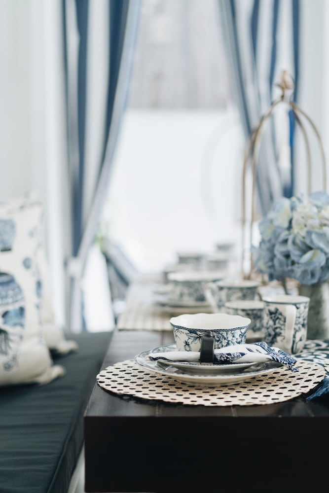 luxurious 3br villa muzo with pool by azure near w