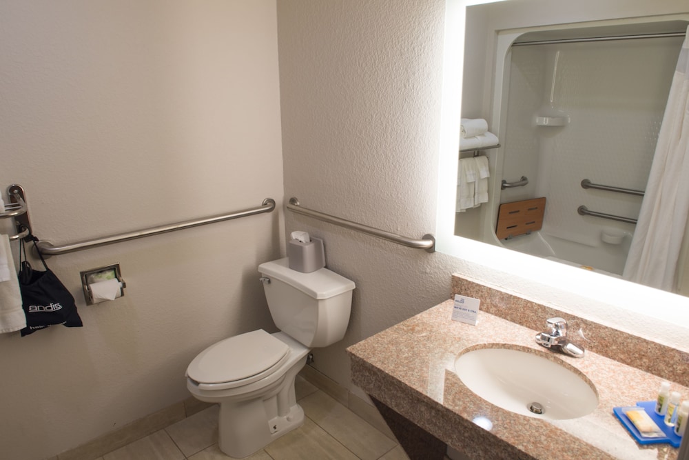 holiday inn express and suites elkhart an ihg hotel