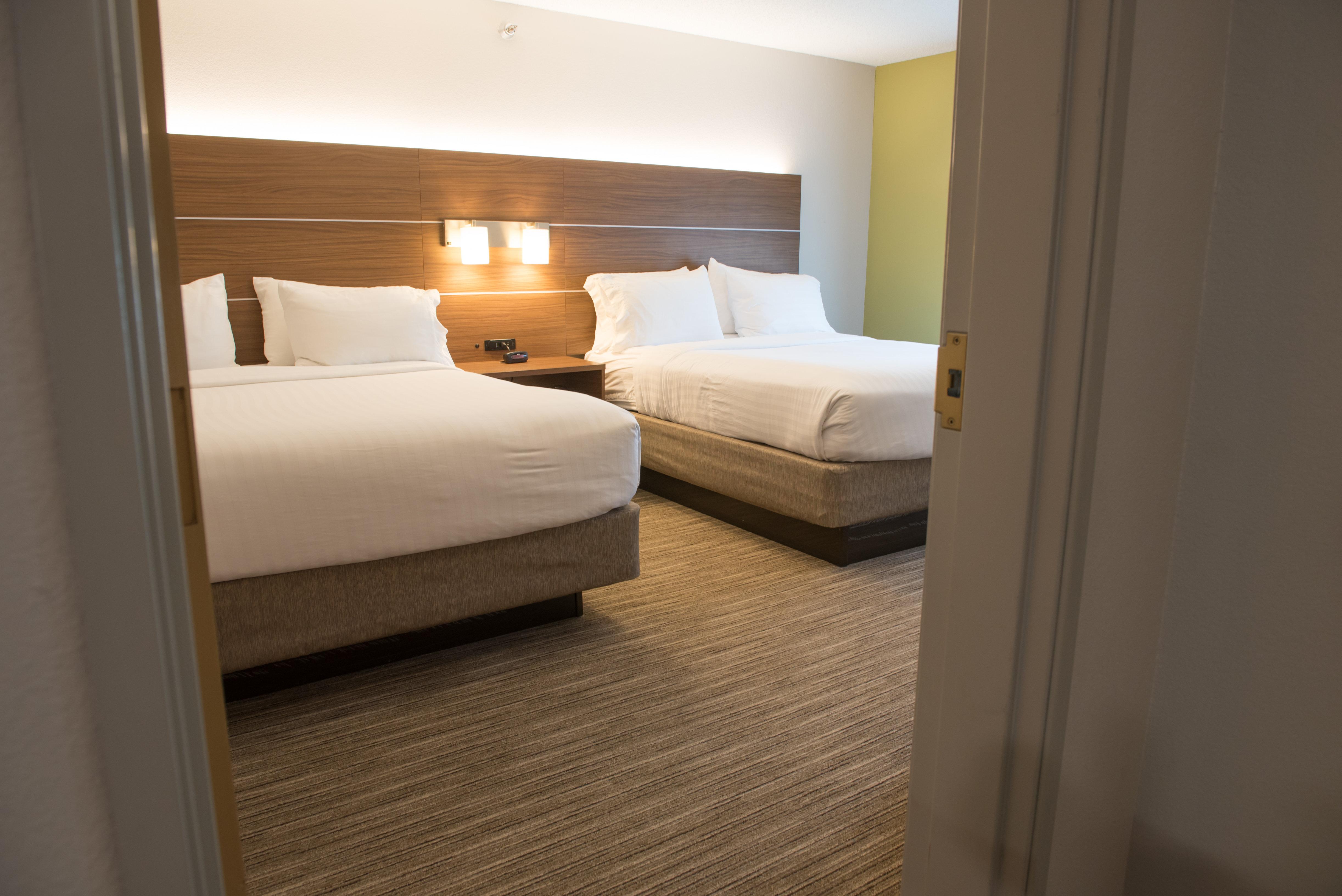 holiday inn express and suites elkhart an ihg hotel