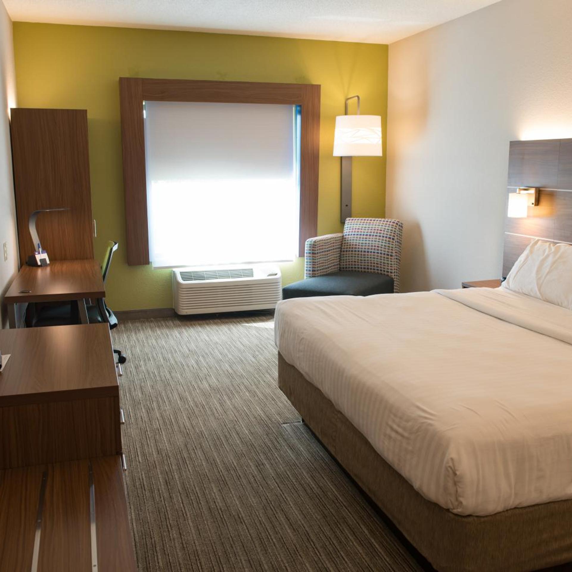 holiday inn express and suites elkhart an ihg hotel