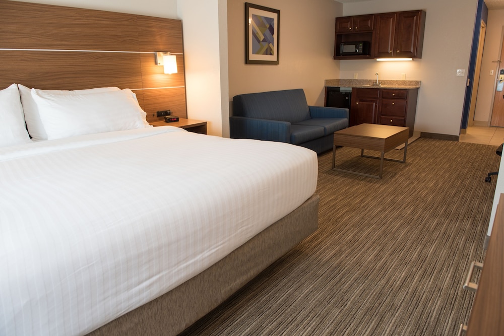 holiday inn express and suites elkhart an ihg hotel