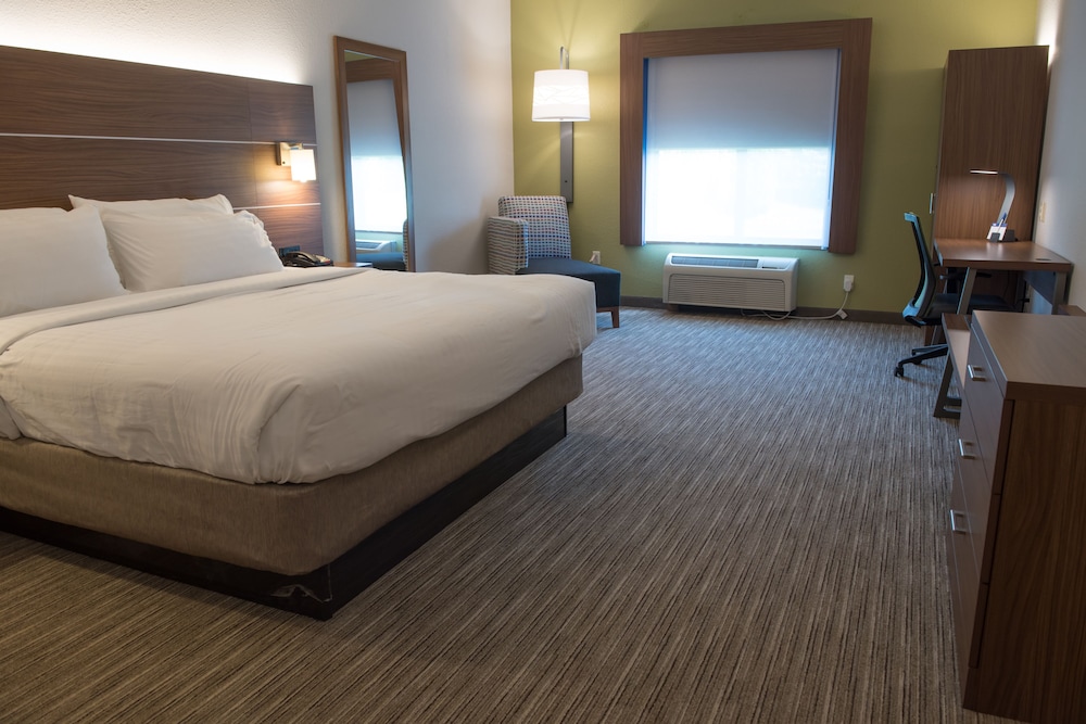 holiday inn express and suites elkhart an ihg hotel