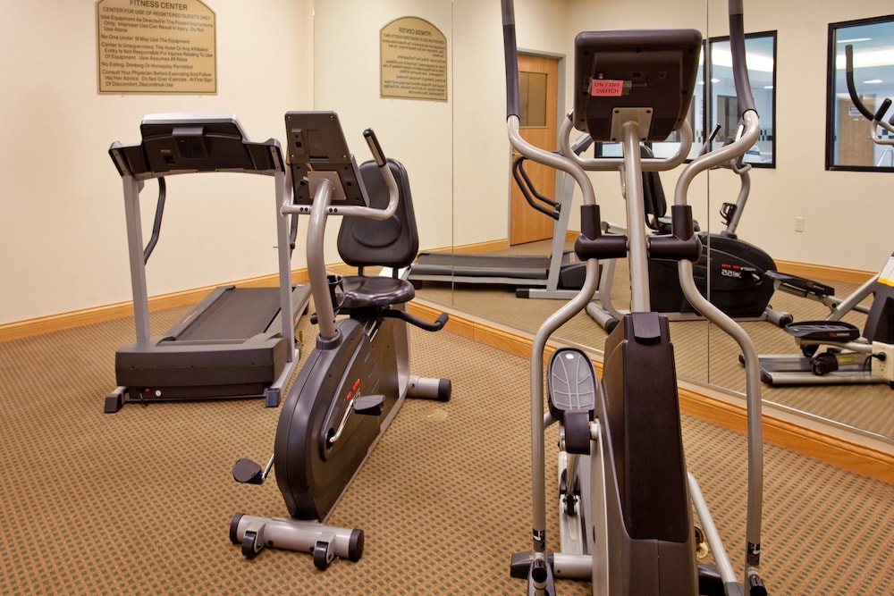 holiday inn express and suites elkhart an ihg hotel