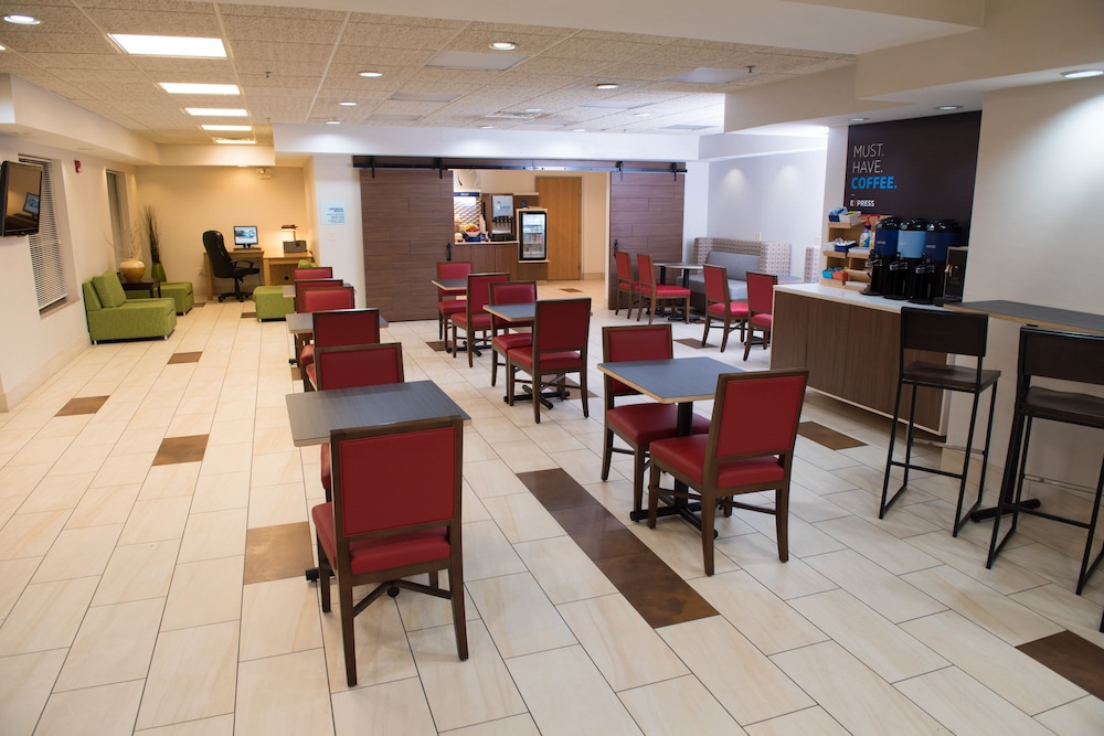 holiday inn express and suites elkhart an ihg hotel