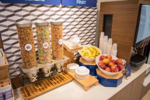 holiday inn express and suites elkhart an ihg hotel