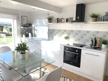 seaview cottage on the island